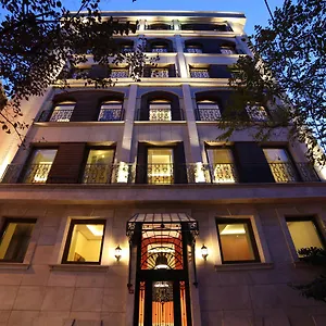 Otel The Fox İstanbul